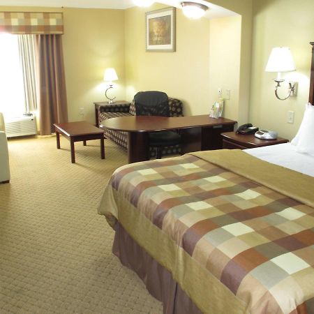 La Quinta Inn & Suites Fultondale Esterno foto