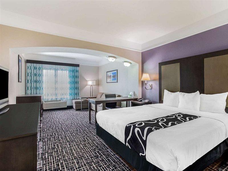 La Quinta Inn & Suites Fultondale Esterno foto