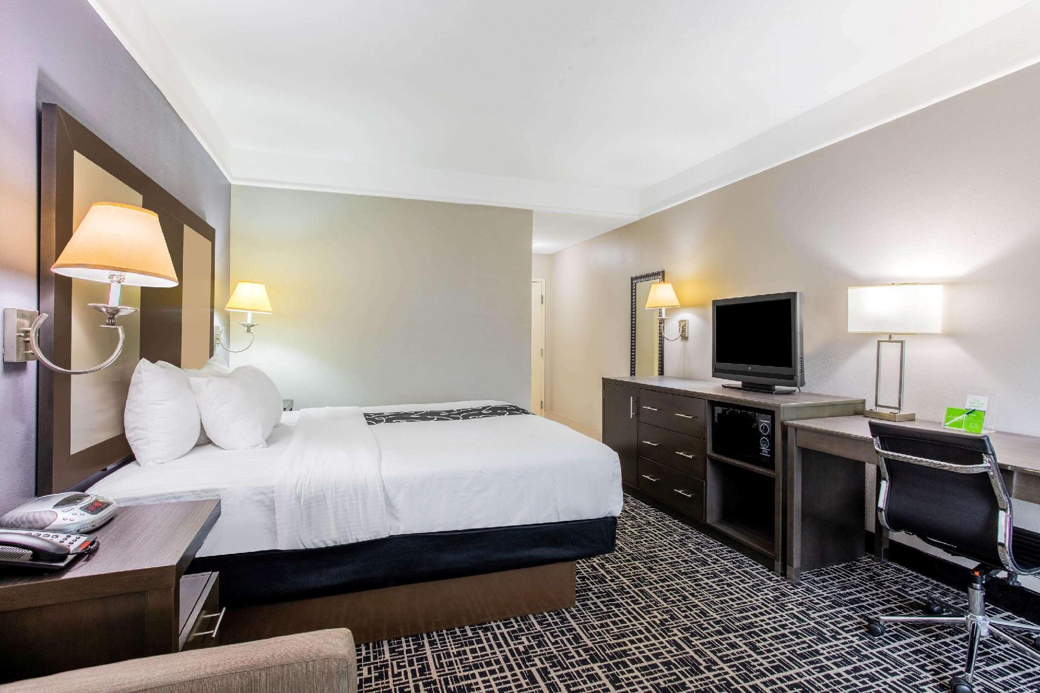 La Quinta Inn & Suites Fultondale Esterno foto
