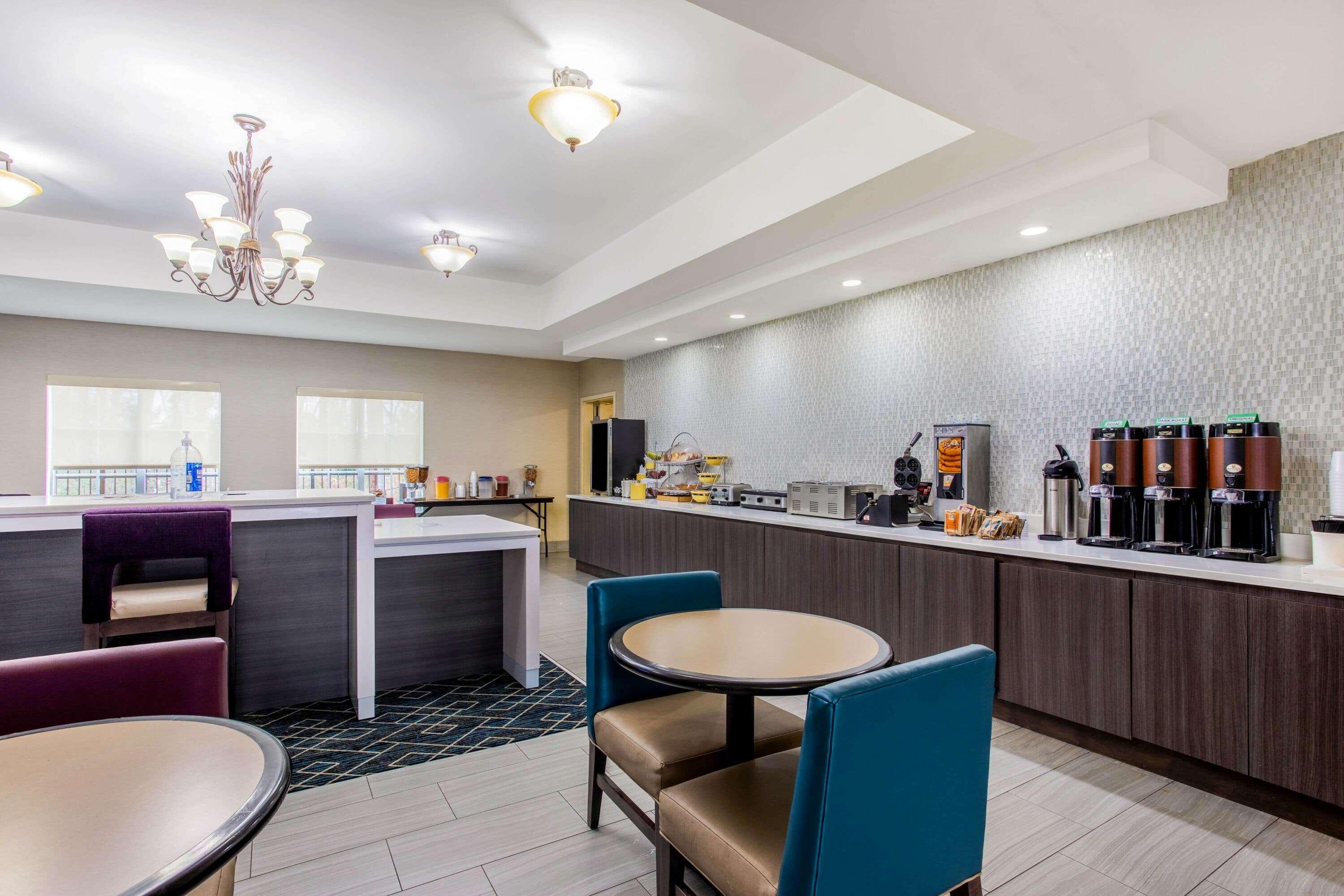 La Quinta Inn & Suites Fultondale Esterno foto