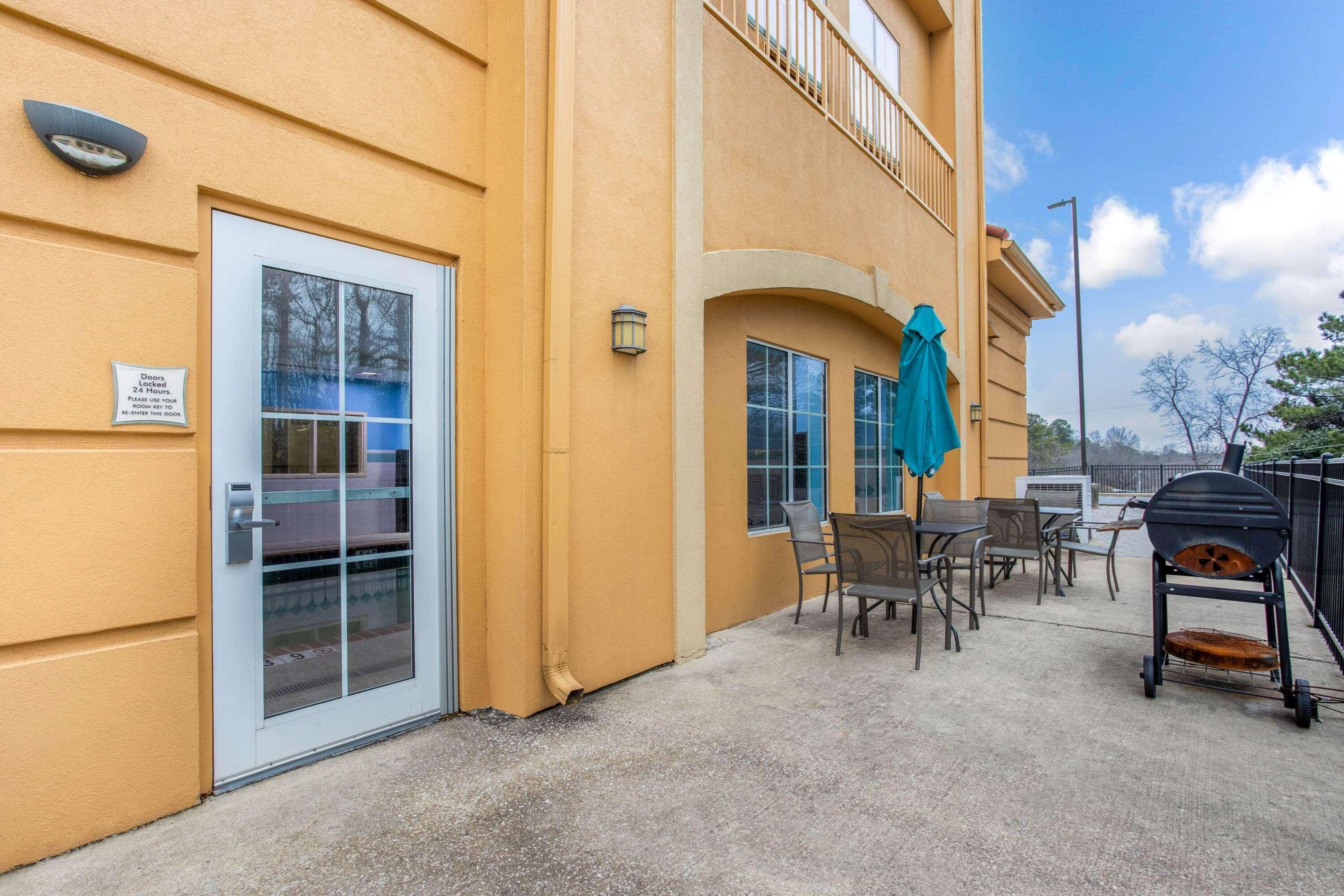La Quinta Inn & Suites Fultondale Esterno foto