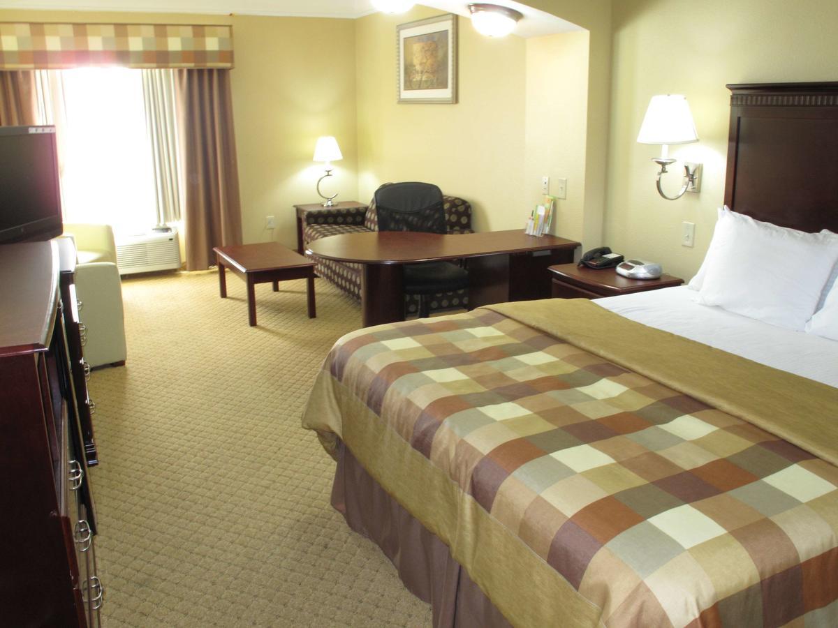 La Quinta Inn & Suites Fultondale Esterno foto